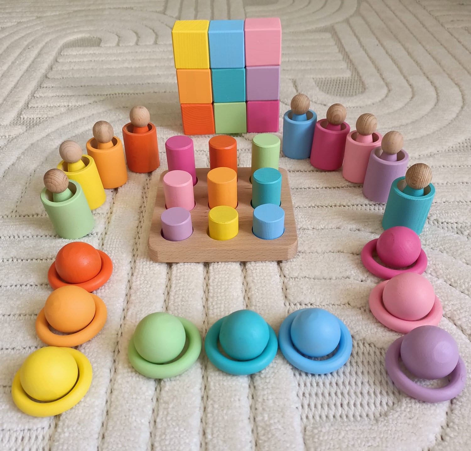 Montessori Eşleştirme Tablalı Silindir Halka Peg Bebek Kase Küp Seti - 9 Renk