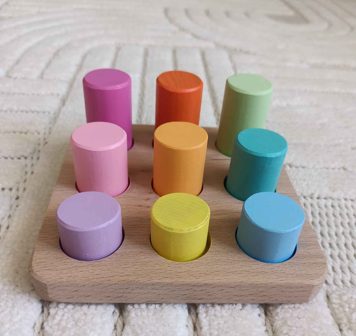 Montessori Eşleştirme Tablalı Silindir Halka Peg Bebek Kase Küp Seti - 9 Renk