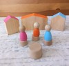 Waldorf Ahşap Evler ve Peg bebek Hikaye Seti Waldorf Ahşap Evler ve Peg bebek Hikaye Seti