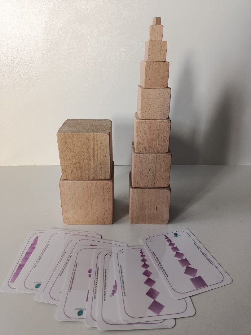 Montessori Pembe Kule Masif